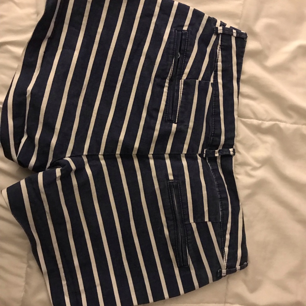 Shorts - Picture 2 of 3